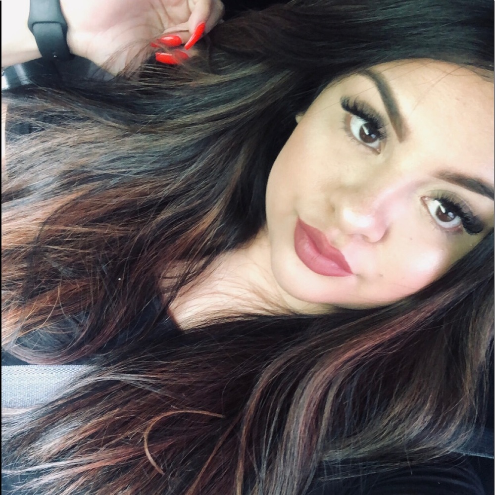 Meet your Posher, Crystal